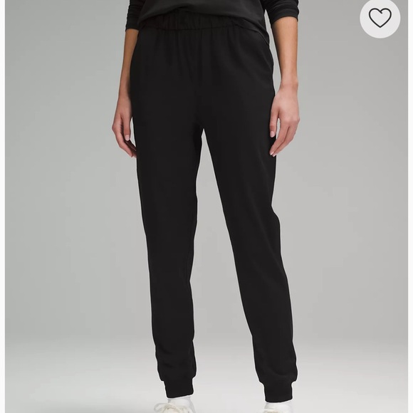 lululemon athletica Pants - Luluemon joggers - black - size 4